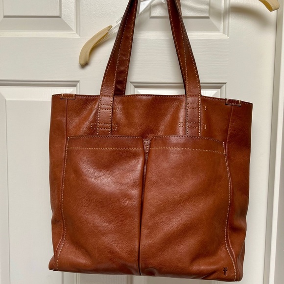 FRYE Mindy Leather Pocket Tote, EUC - Picture 10 of 13
